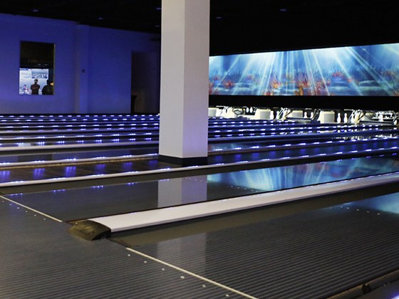 Bowling-QubicaAMF-lanes-spl-boutique-Unique-Color-Options-blue_foto.jpg